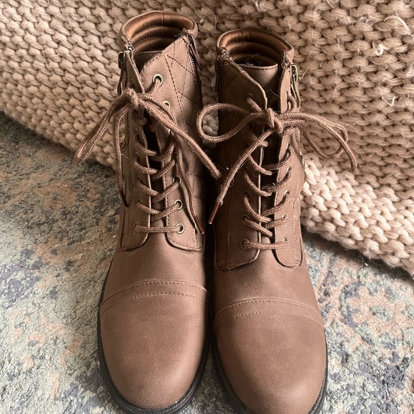 NWOT Berah JubFab Combat Boots lace/zip up in brown 8.5 - Picture 5 of 6